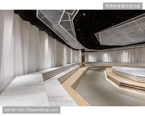 广州天河体育中心针对峰值客流启用的数据联动系统，如何平抑观众离场时的动线拥堵风险